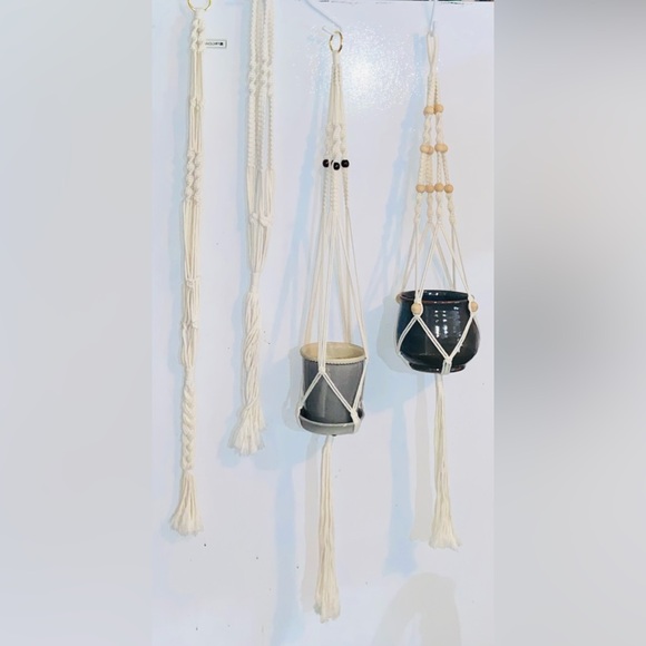 🪴Like New-2 Cream Macrame Pot/Plant Hangers-& 2 One Of A Kind Pottery Planters - Picture 16 of 16